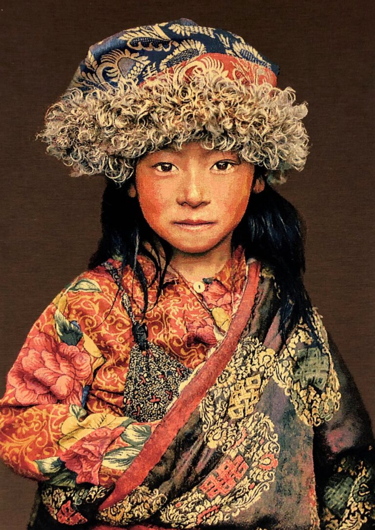Gobelinbild Tibetan Child – Taupe handgefertigt in Deutschland