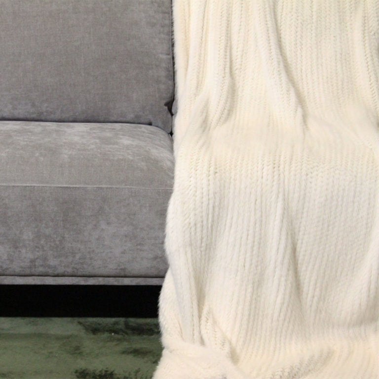 Nerz-gestrickt-white-140x200-detail
